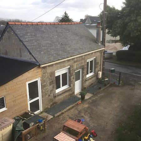 Detached Cottage On The Edge Of Town Pluméliau Exterior foto